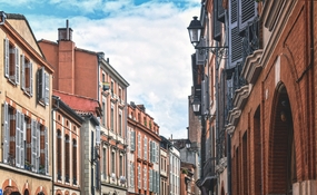 图卢兹步行街古建筑摄影图片